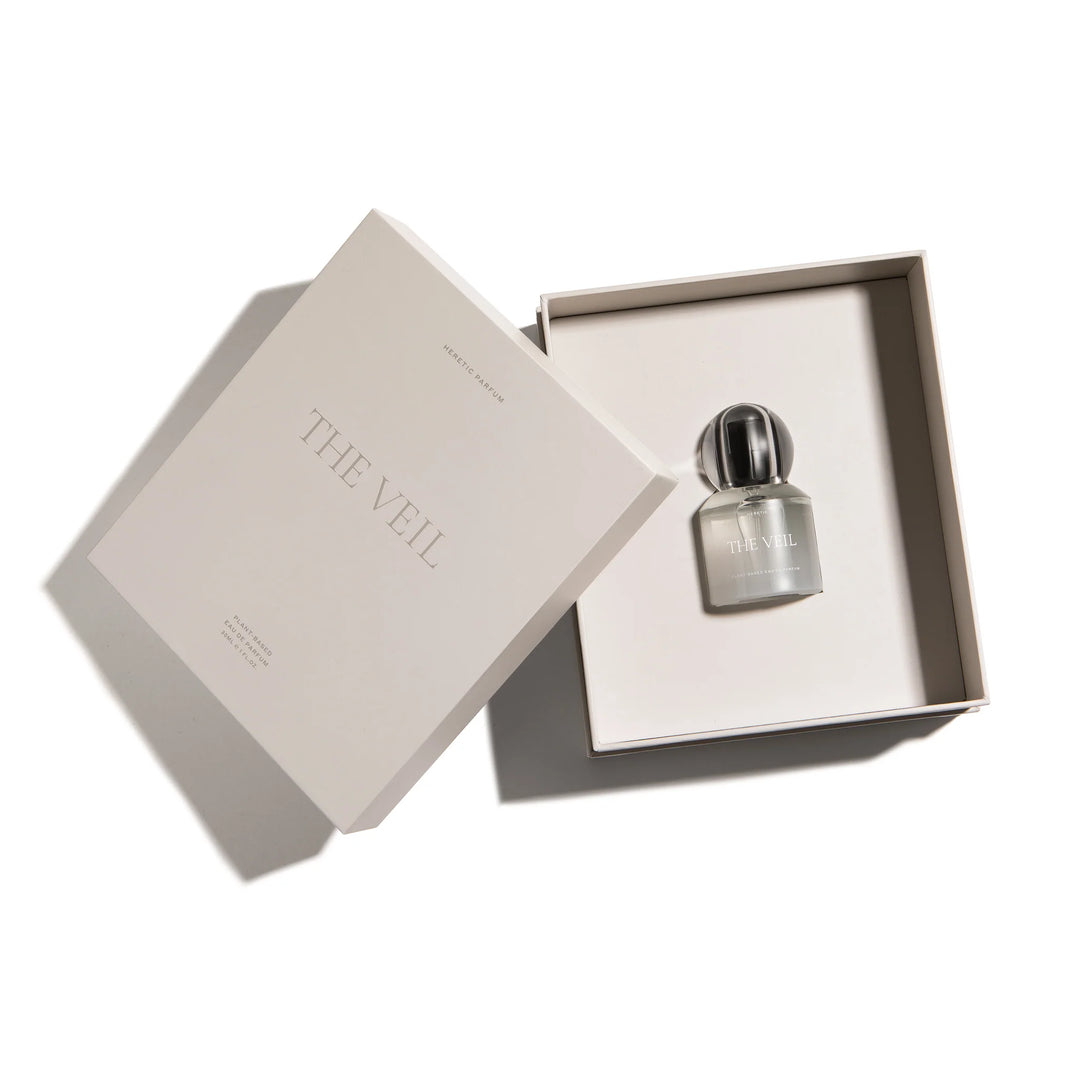 Heretic Parfum The Veil Eau de Parfum in geöffneter Geschenkverpackung