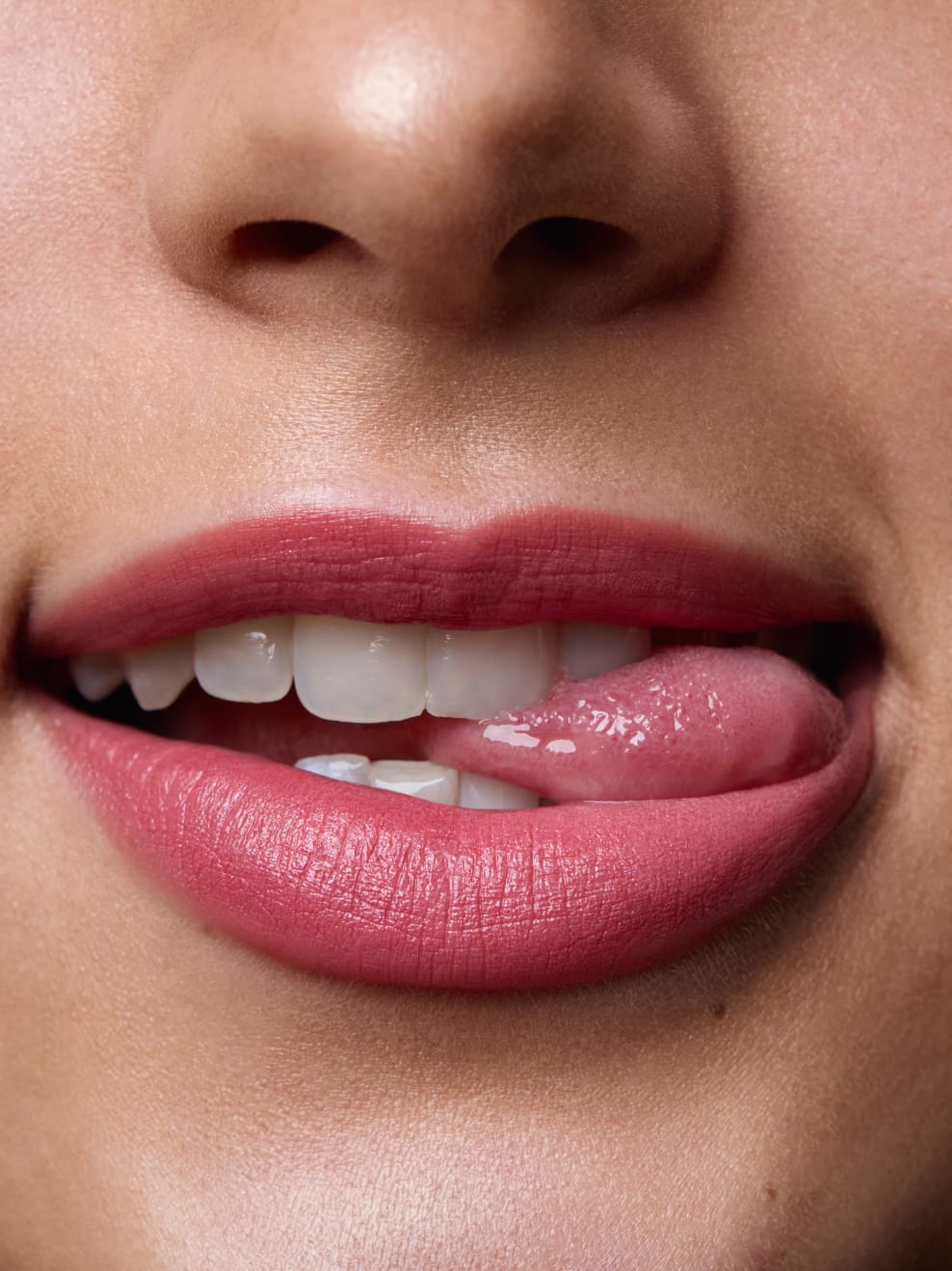 Und Gretel Tagarot geschminkte Lippen - Rose 01
