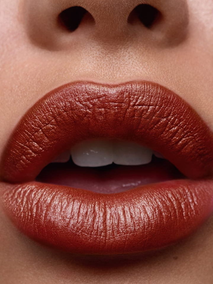 Und Gretel Tagarot geschminkte Lippen - Copper 04