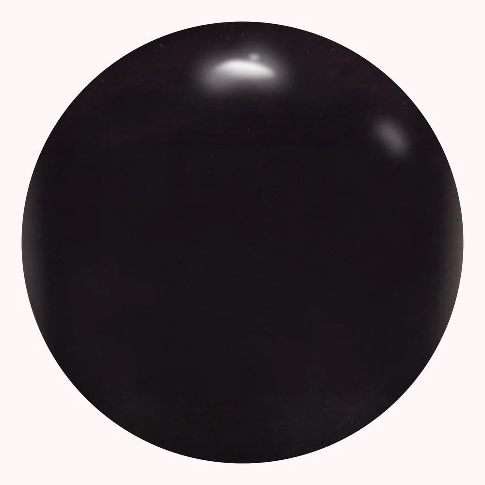 Nailberry Wild At Heart Nagellack in rauchigem Schwarz - Farbswatch