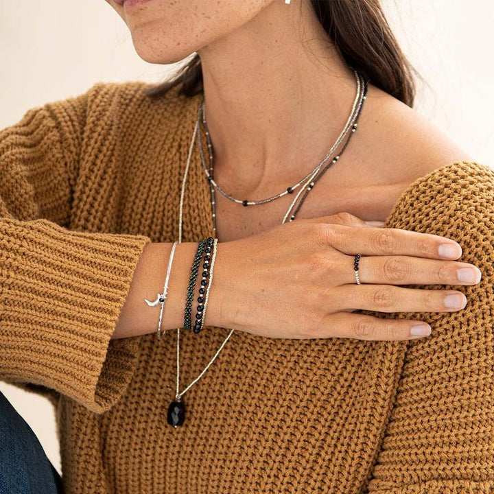 Modelo Beloved Pulsera Color Plata Ónix Negro