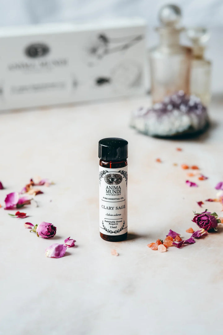 Aceite esencial de salvia esclarea | Cultivado de forma sostenible - Naturaleza muerta