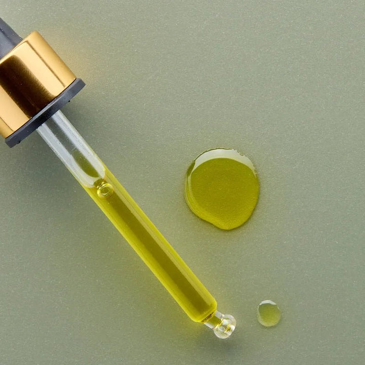Divine Facial Oil Rosehip and Avocado - texture