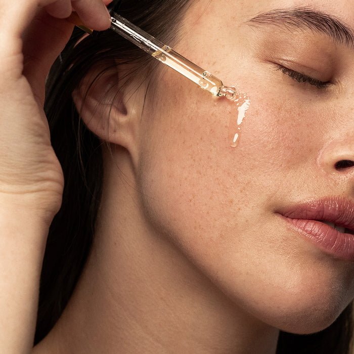 Eve Bio-Retinol Line Reduction Serum Model 3