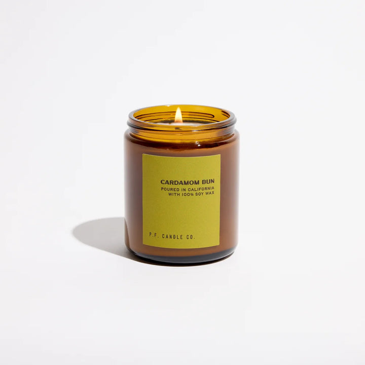 Cardamom Bun Limited Edition mit brennendem Docht