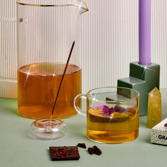 Cosmic Dealer Triple Mint & Cacao Tea – 12 Teebeutel - als Tischensemble