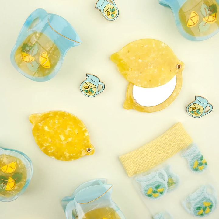 Lemon Mirror von Coucou Suzette - geöffnet, mit Kollektion