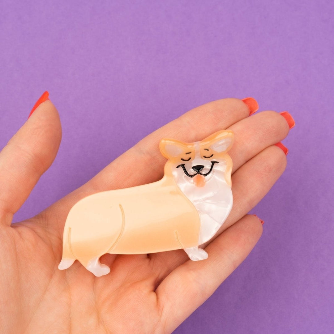 Coucou Suzette Corgi Hair Claw - product image hand model