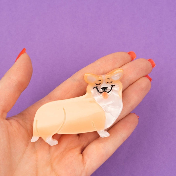 Coucou Suzette Corgi Hair Claw - product image hand model