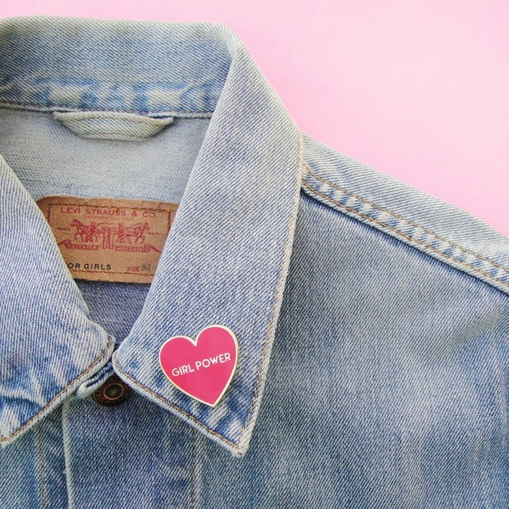 Coucou Suzette Girl Power Pin - Mood denim jacket