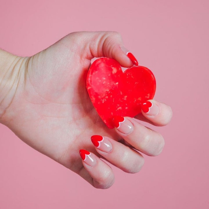 Coucou Suzette Heart Hair Claw - Handmodel