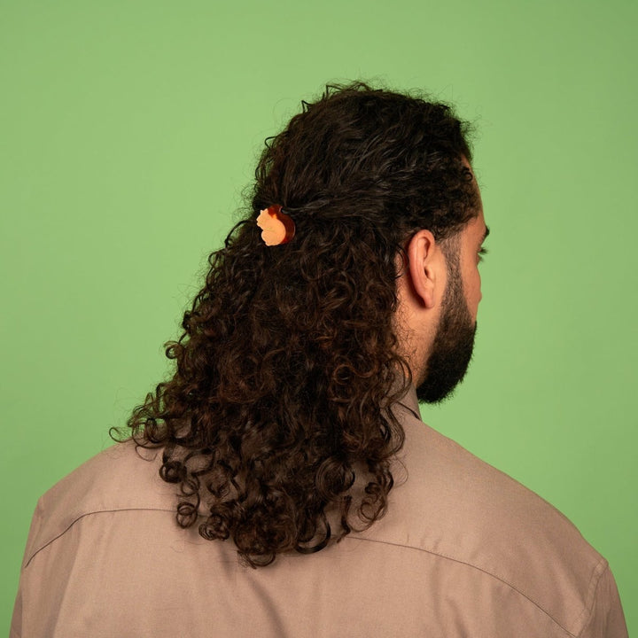Fermaglio per capelli Coucou Suzette scoiattolo - Indossa una foto di un modello maschile