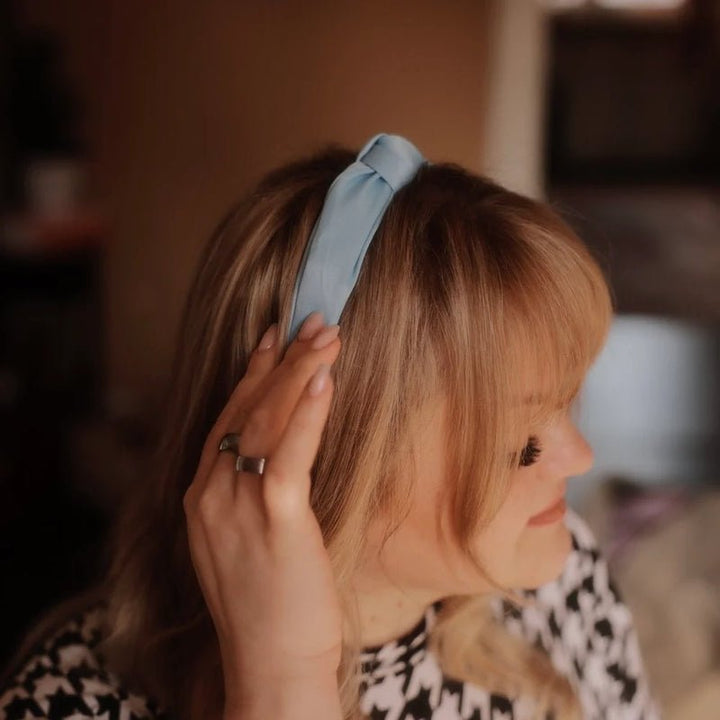 Rosalie Light Blue Knot4