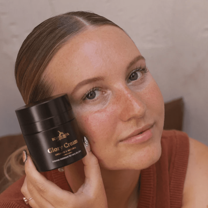 Eco by Sonya Glory Cream - Model