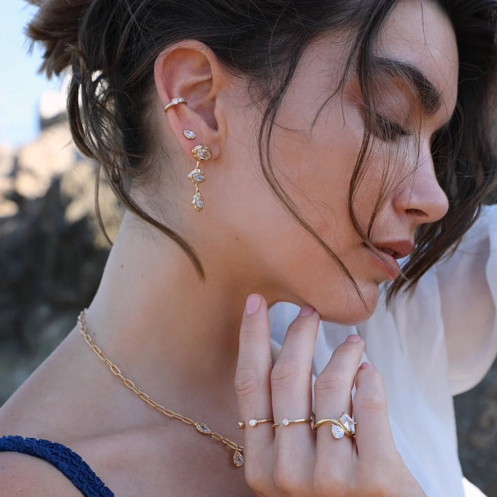 Elara Earrings von Waekura - getragen