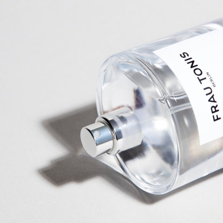 No 19 OUD Weiss Parfum Intense - Blanda Beauty