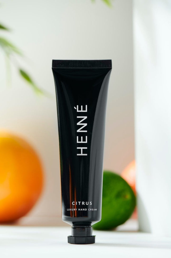 Henné Organics Citrus Luxury Hand Creme Mood with fruits