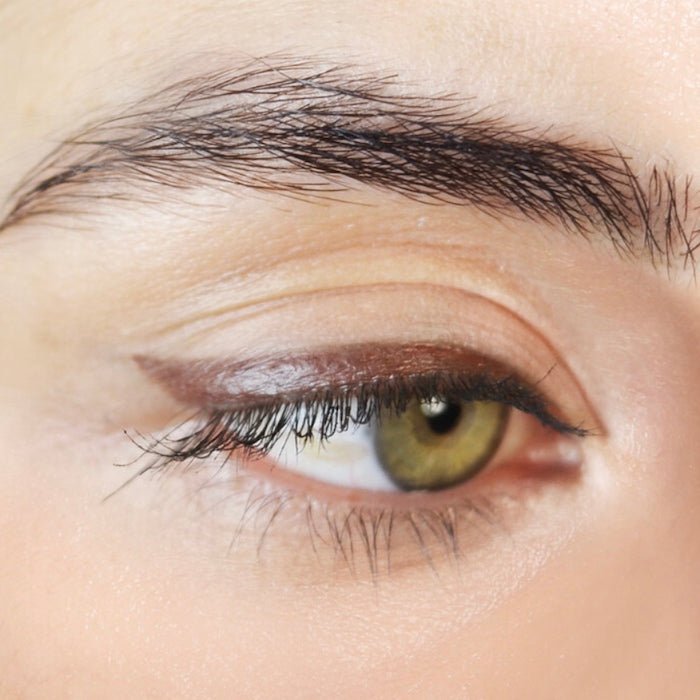 Lápiz de ojos acromático