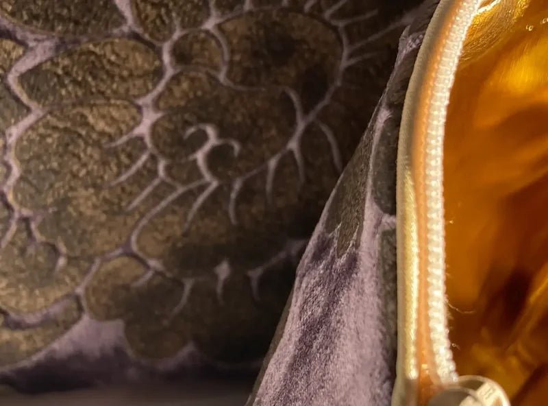 Lavender Make-Up Bag Purple Brocade - Detail
