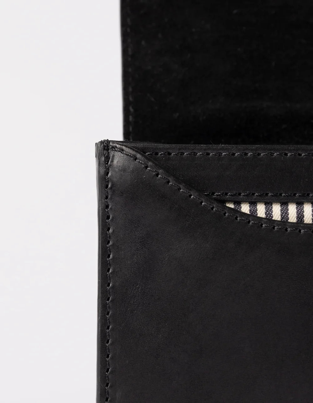 O My Bag Audrey Mini Black – Detail des glatten Classic Leather und der hochwertigen Verarbeitung