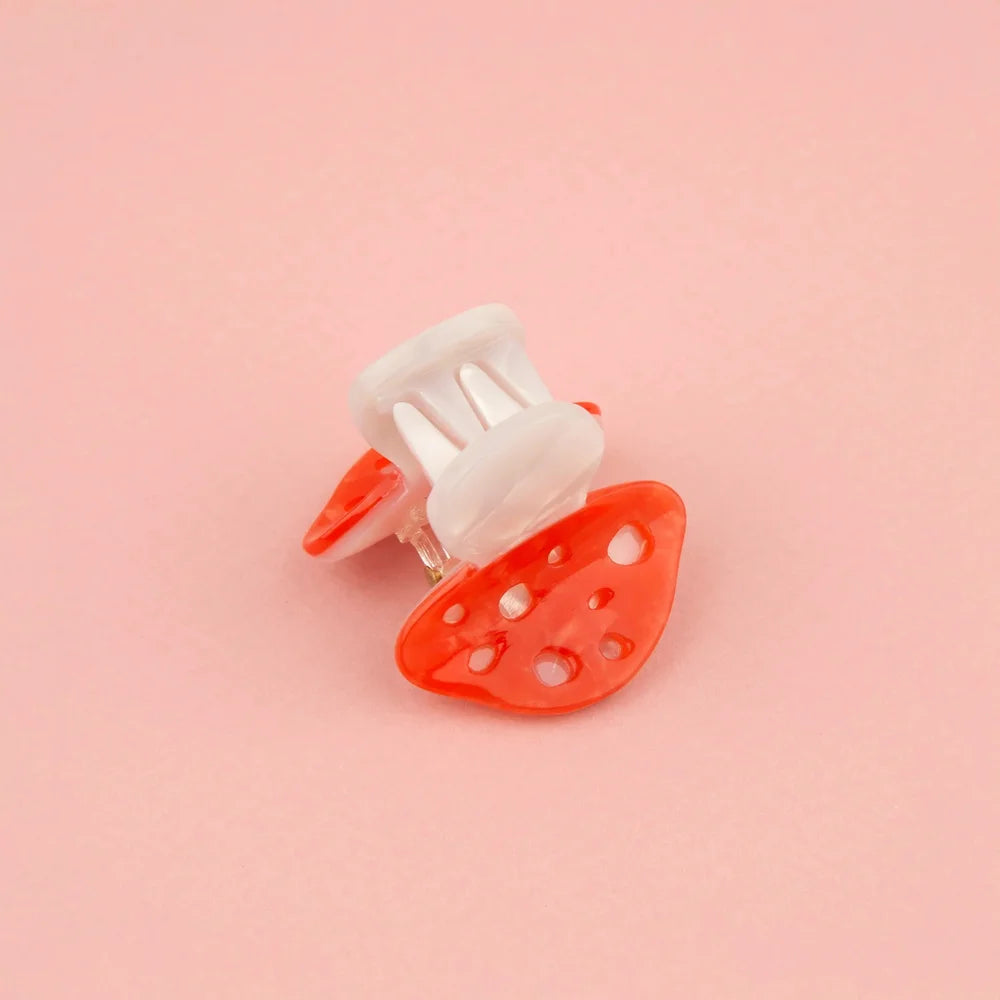 Rückseite der Mushroom Mini Hair Claw mit Zähnen aus Cellulose-Acetat