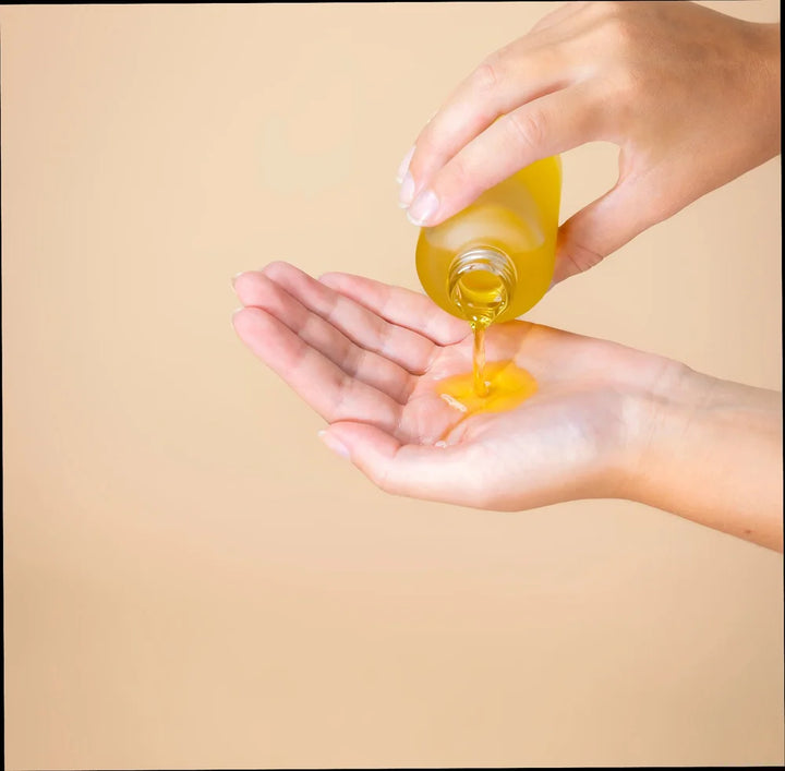 ODEN Rich Body Oil Textur - reichhaltiges Bio-Öl mit Pflaumenkernöl und Sonnenblumenöl