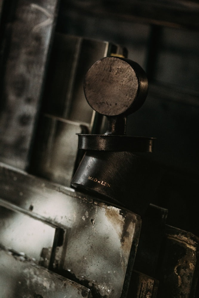 Handgefertigte Metallgefäße in der Mad et Len Manufaktur