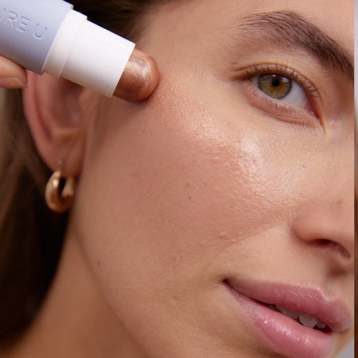 Radiant Tan Highlighter Balm Farbswatch - warmer gold-bronze Highlighter für mittlere bis dunkle Hauttöne