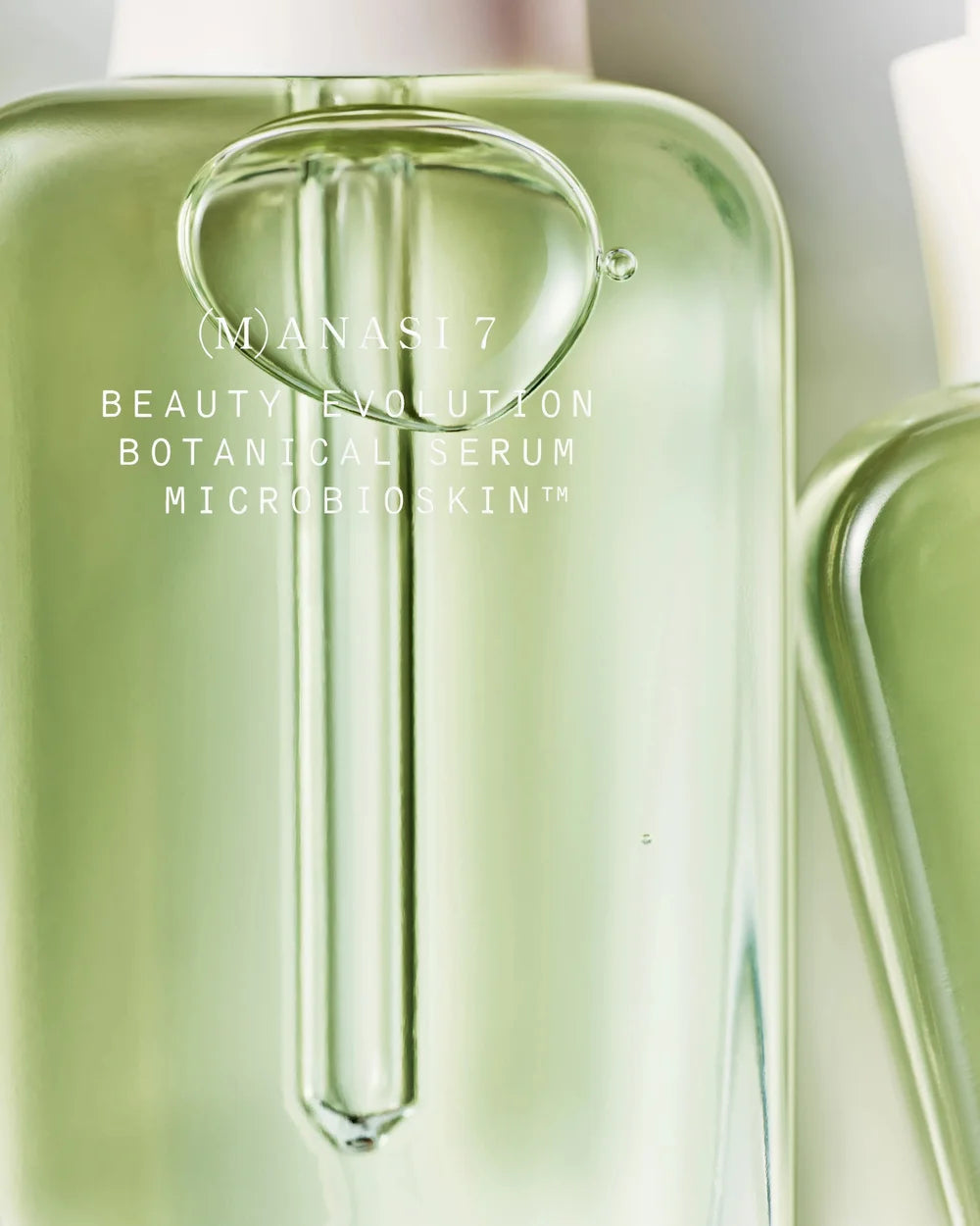 Manasi 7 Botanical Serum Chanua – Glasflasche mit Pipette aus der Microbioskin Pflegelinie