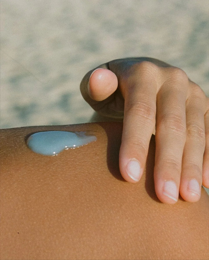 Bless Body Balm von Leahlani - aufgetragen auf Schulter