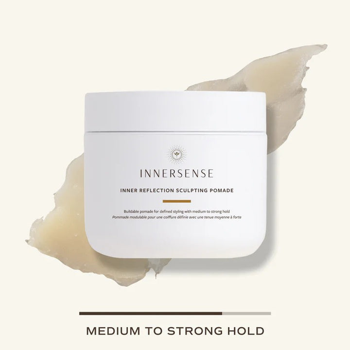 Inner Reflection Sculpting Pomade von Innersense - Produktfoto mit Swatch