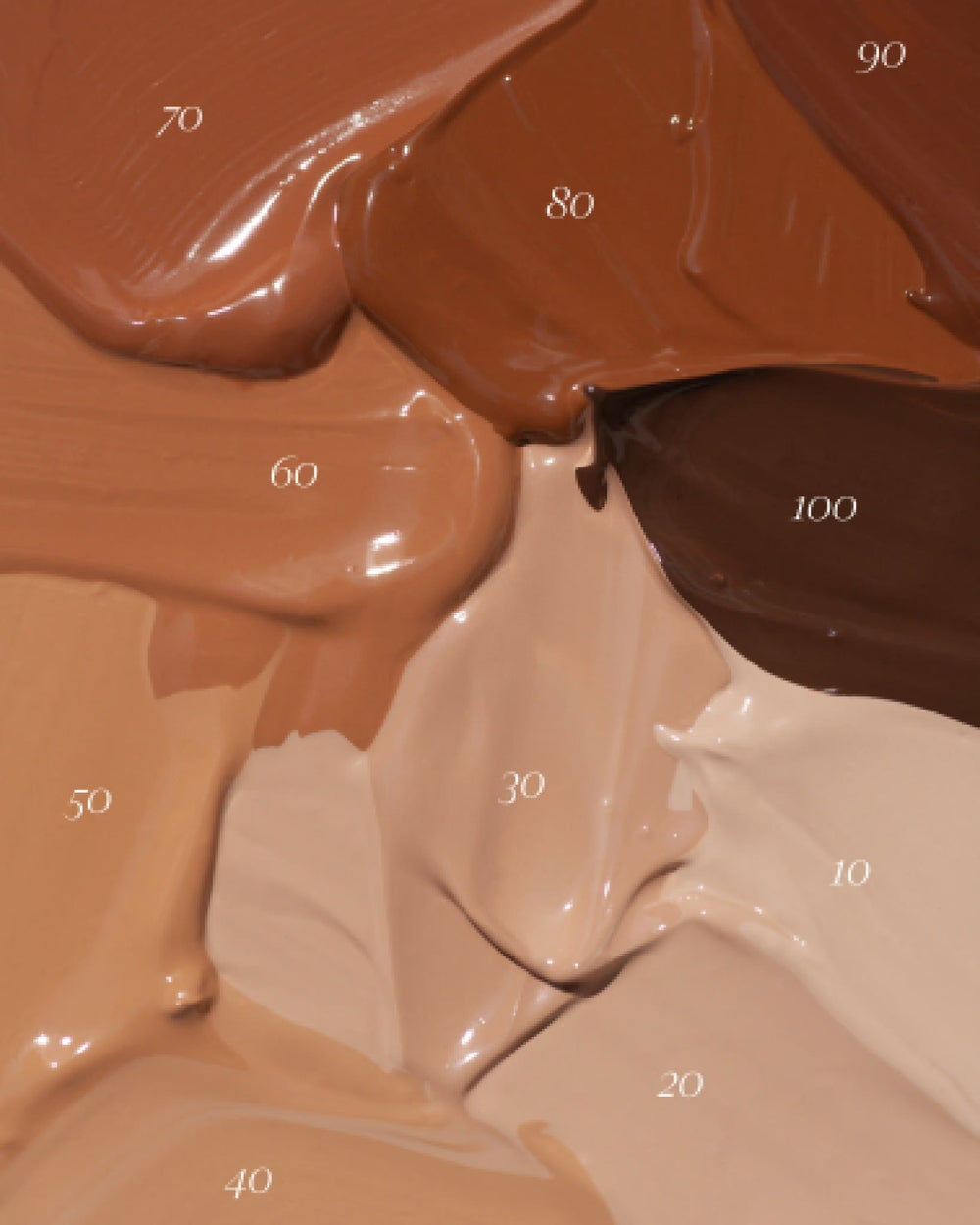 Mádara Skin Equal Soft Glow Foundation – Farbpalette mit 10 Nuancen für jeden Hautton