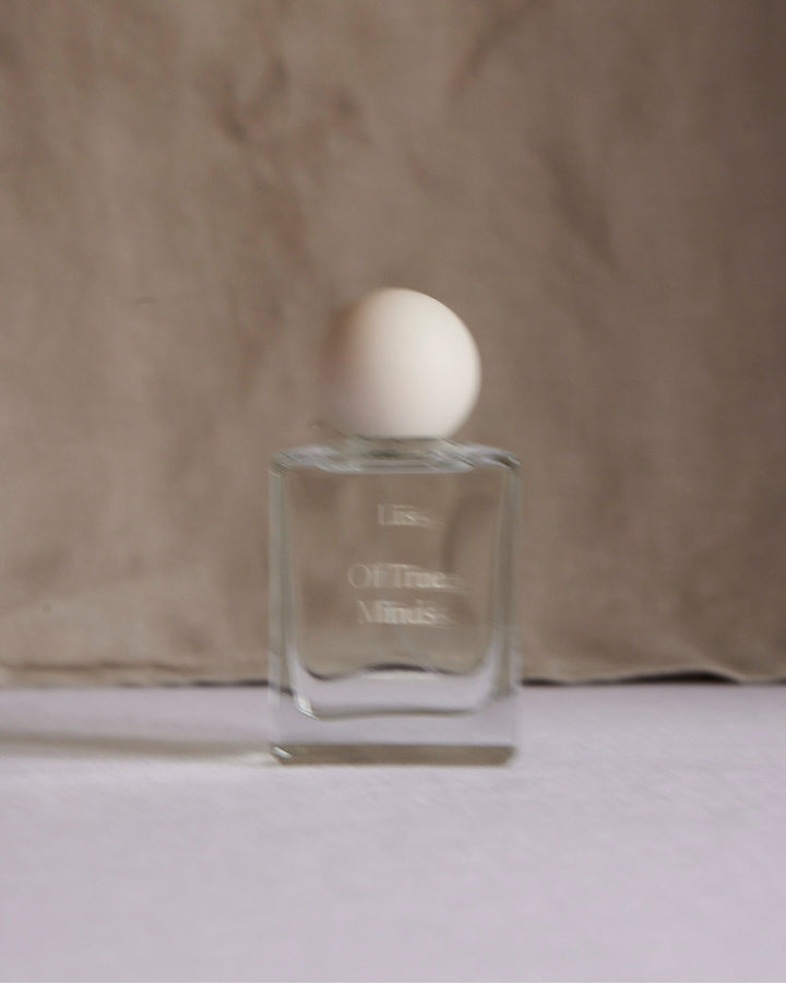 Of True Minds Eau de Parfum - Mood image