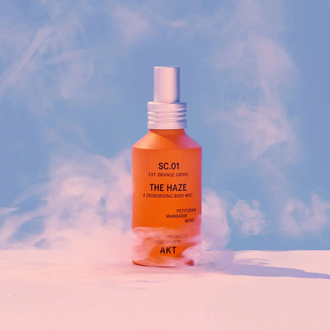 The Haze SC.01 Orange Grove von AKT London mit Mädesüßextrakt und Niacinamid