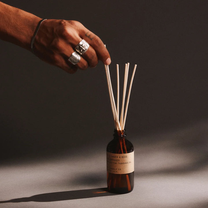 Amber & Moss Reed Diffuser von P.F. Candle Co. - wird aufgefüllt
