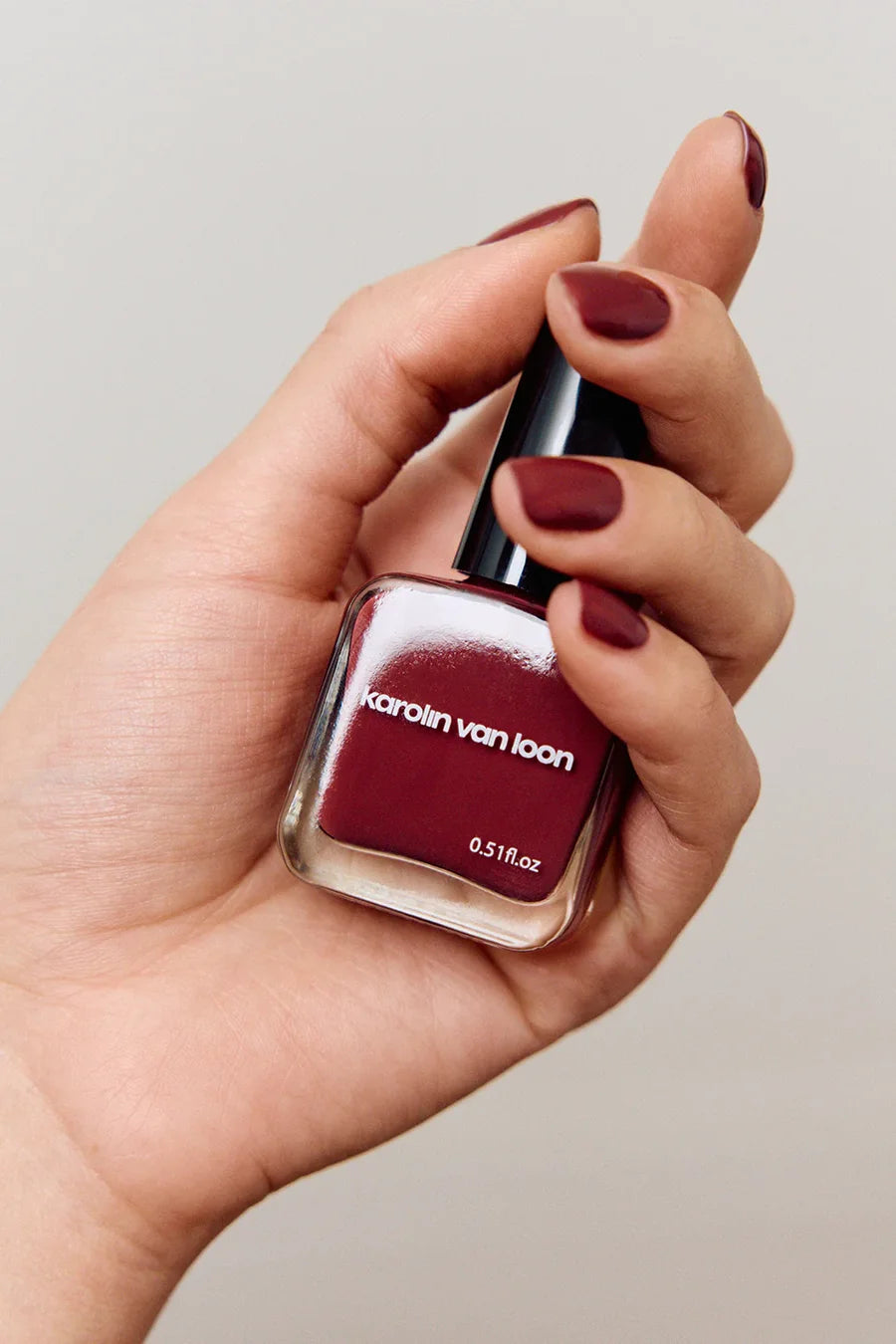 Karolin van Loon Nagellack 57 Coeur De Bois auf Nägeln