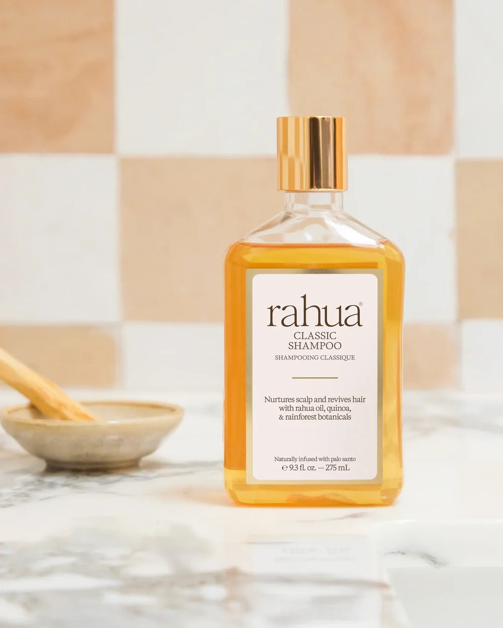 Rahua Classic Shampoo im Badezimmer als tägliche Haarpflege