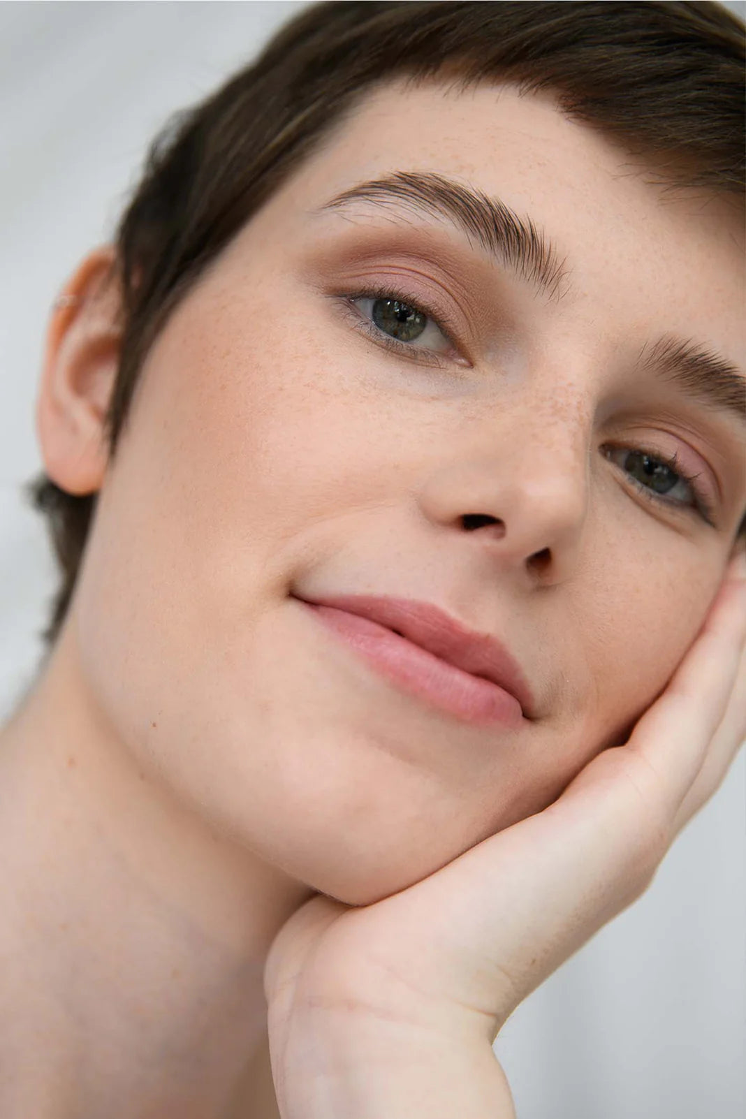 Eyeshadow Cinnamon Model
