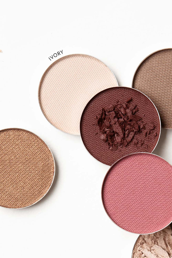 Eyeshadow Ivory Still Life