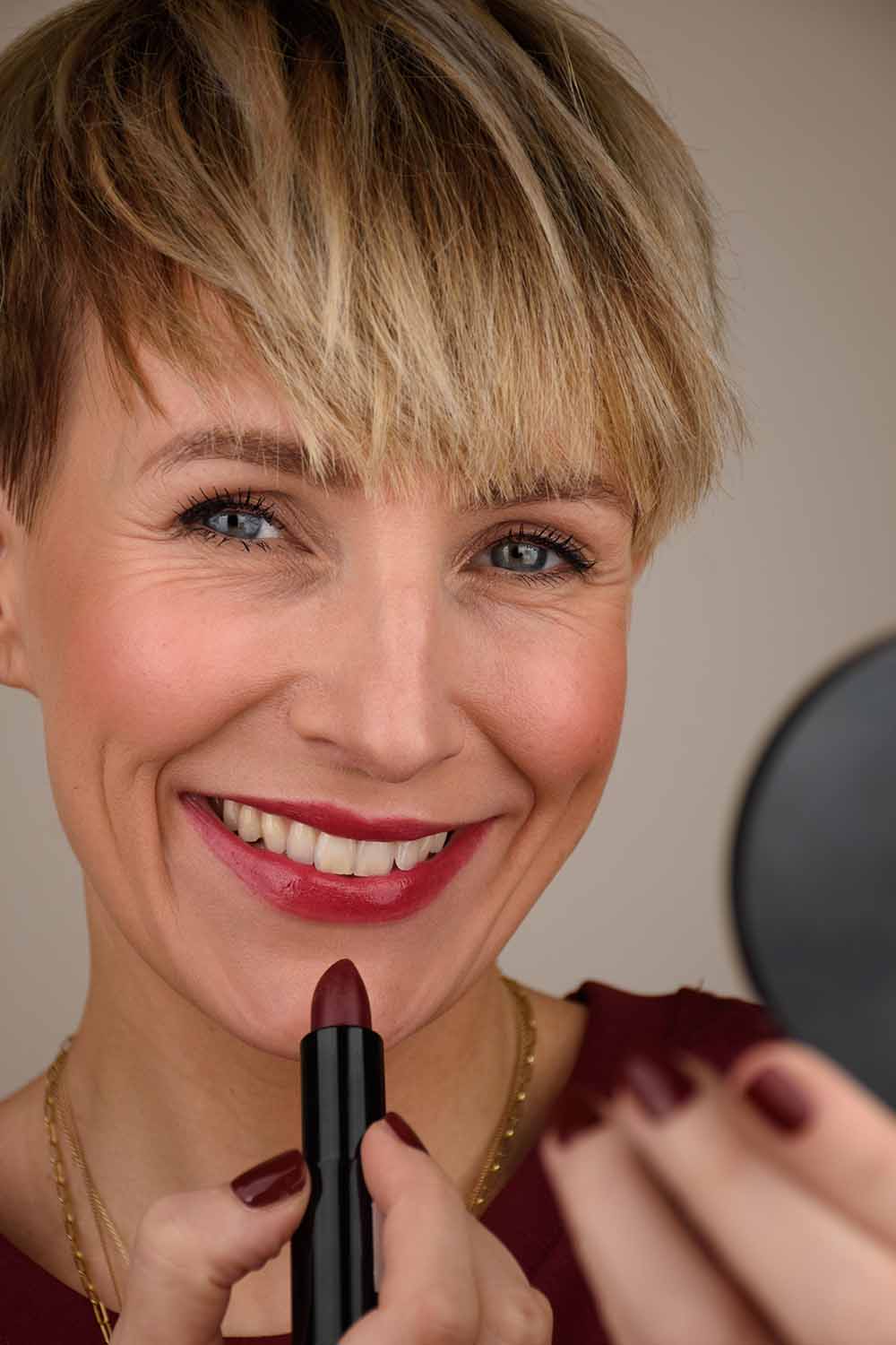 Sheer Lipstick Dark Red Lips