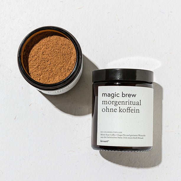 Kruut Magic Brew polvo de plantas silvestres - tarro abierto