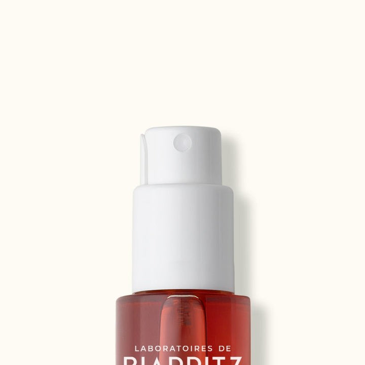 Satin Sun Oil SPF 30 Close up