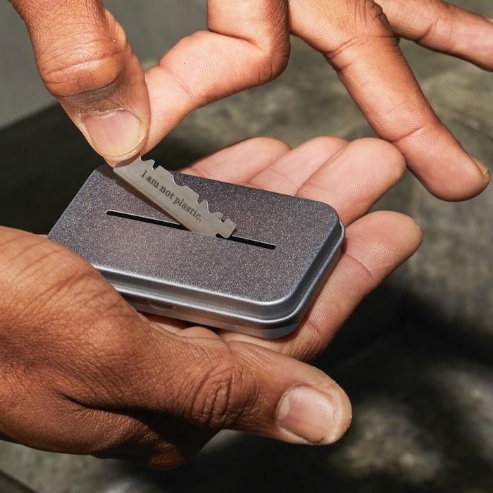 The Blade Tin Disposer IN USE