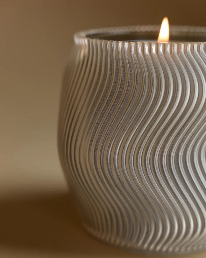Sheyn. x Looops Vellen Duftkerze Sternenzelt - close up