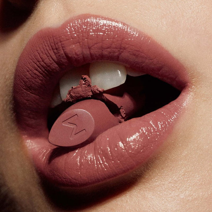 Dazzle Nights Satin Shine Lipstick Charisma Lips