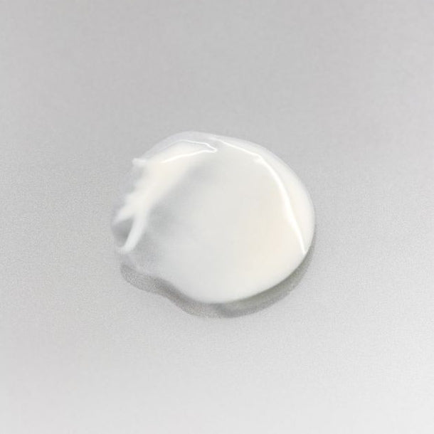 Mádara Deep Moisture Eye Contour Cream Texture