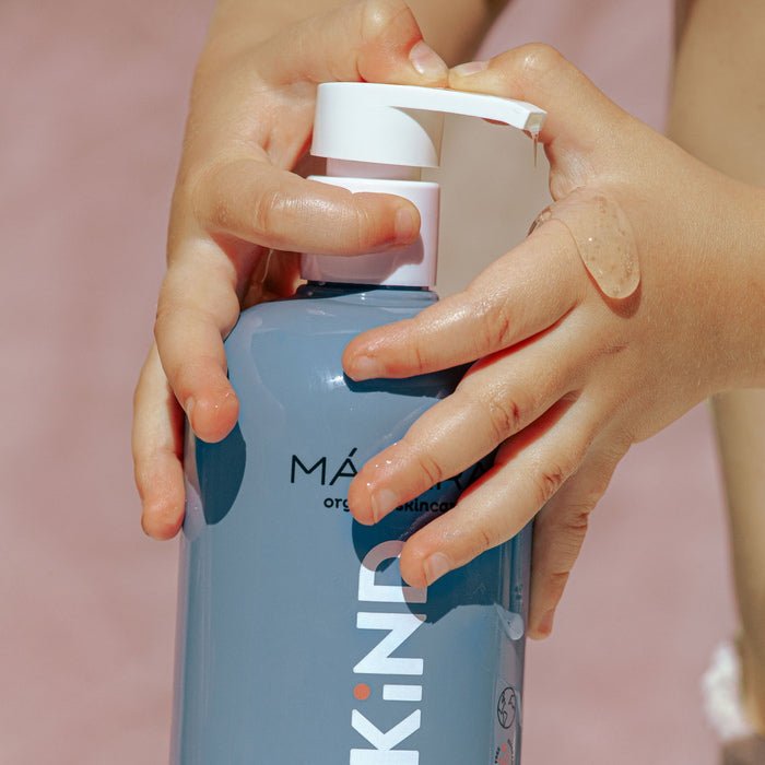 Mádara KIND Gentle Wash - Estado de ánimo con las manos de los niños
