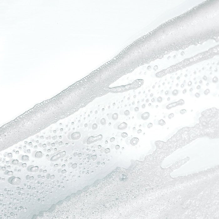 Mádara Purifying Foam Close up Foam