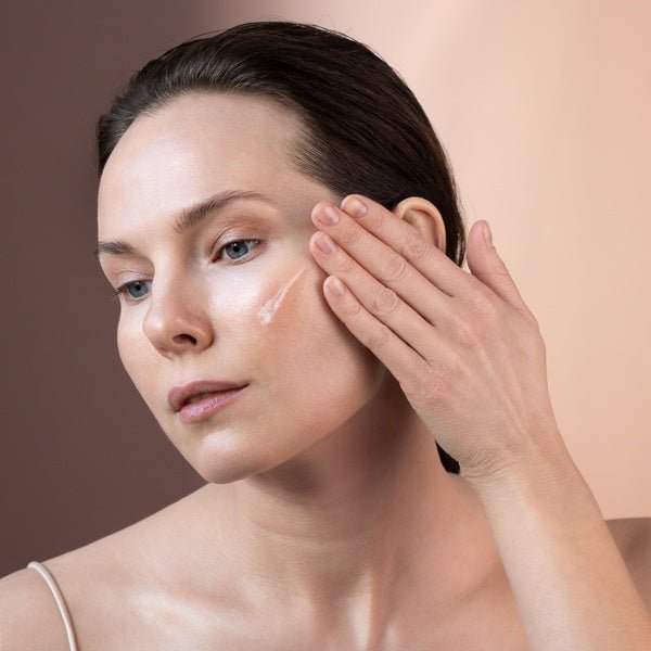 Mádara SOS Hydra Intense Rose Jelly | Rose water gel - Jelly on face
