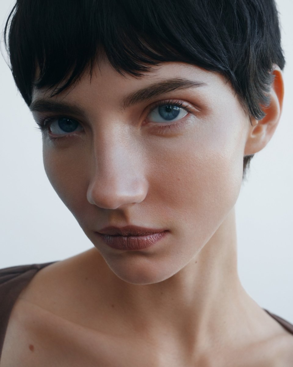 Manasi 7 Tinted Beauty Potion - Simonkai Model 1
